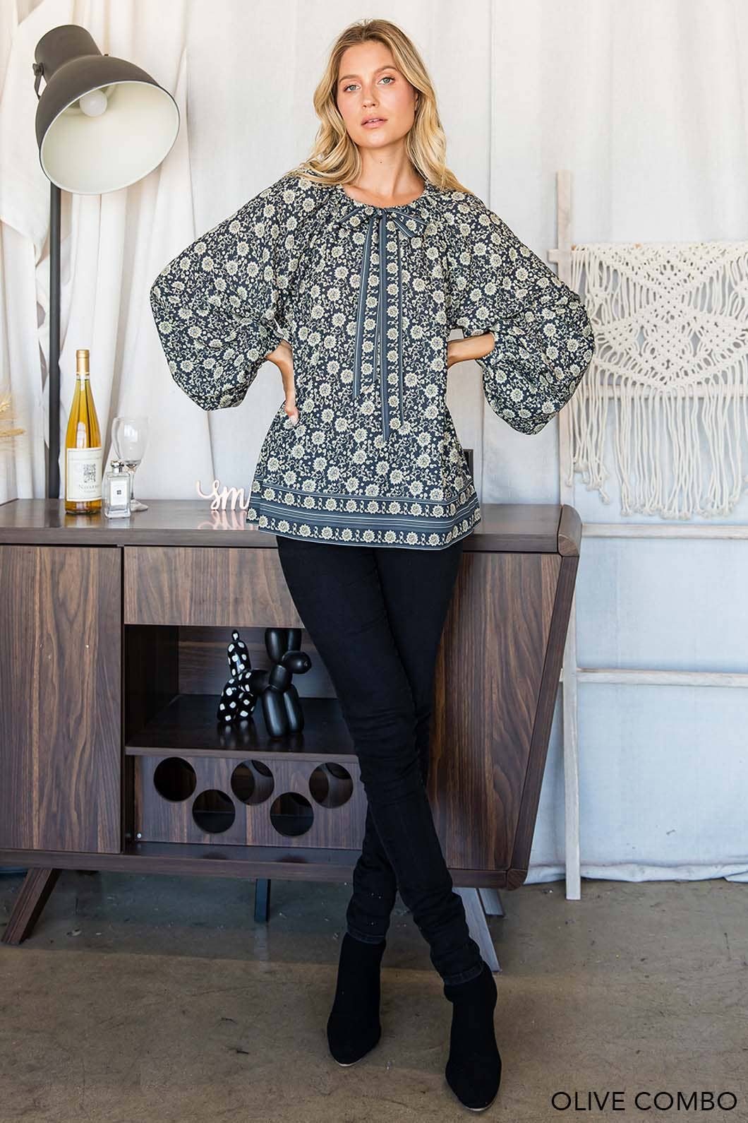 BORDER PRINT NECK TIE TOP