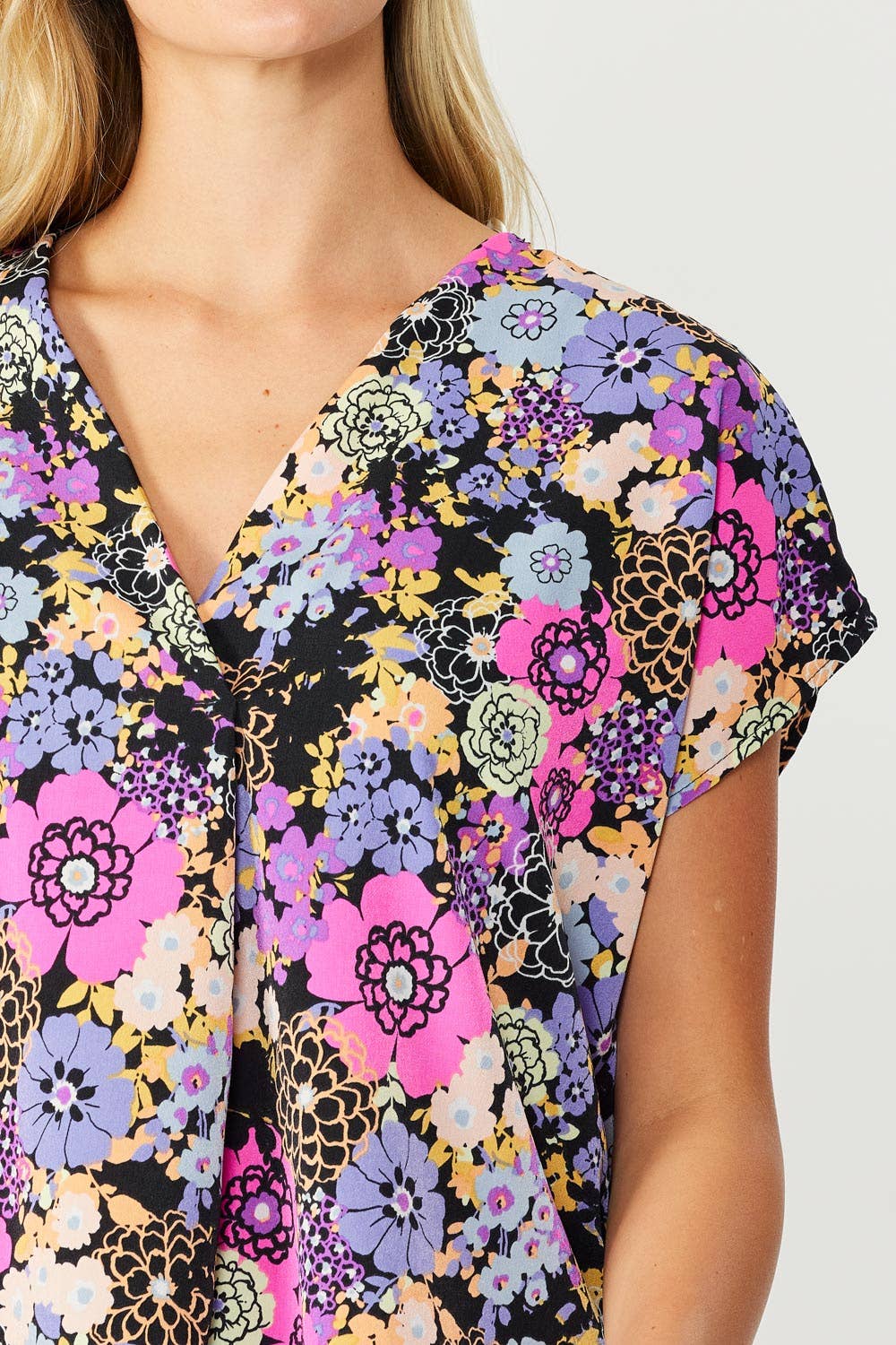 ST3611-E - FLORAL PRINT HI-LOW V NECK RELAXED FIT TOP