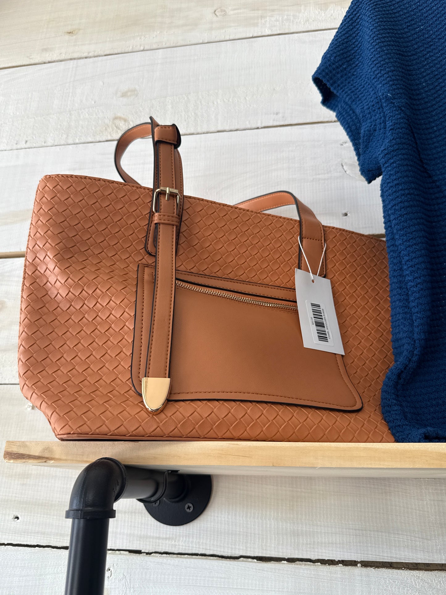 CAMEL SHOULDER PURSE