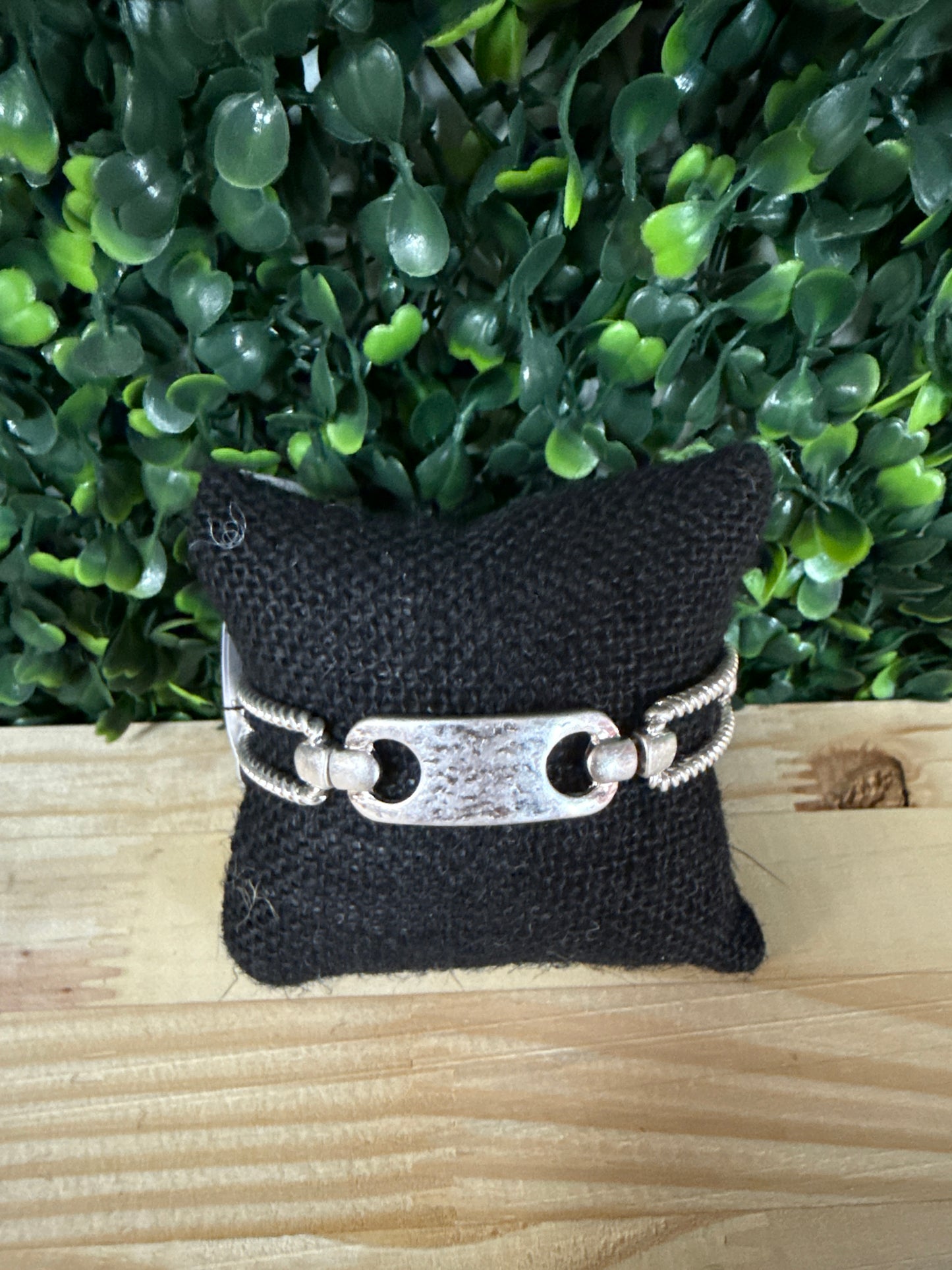LINKED UP BRACELET