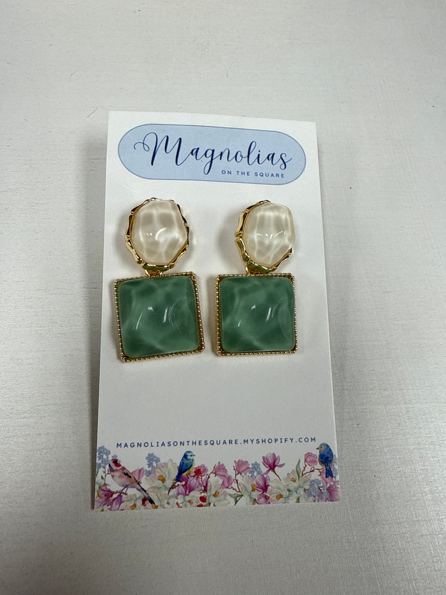 FLAUNT IT EARRING