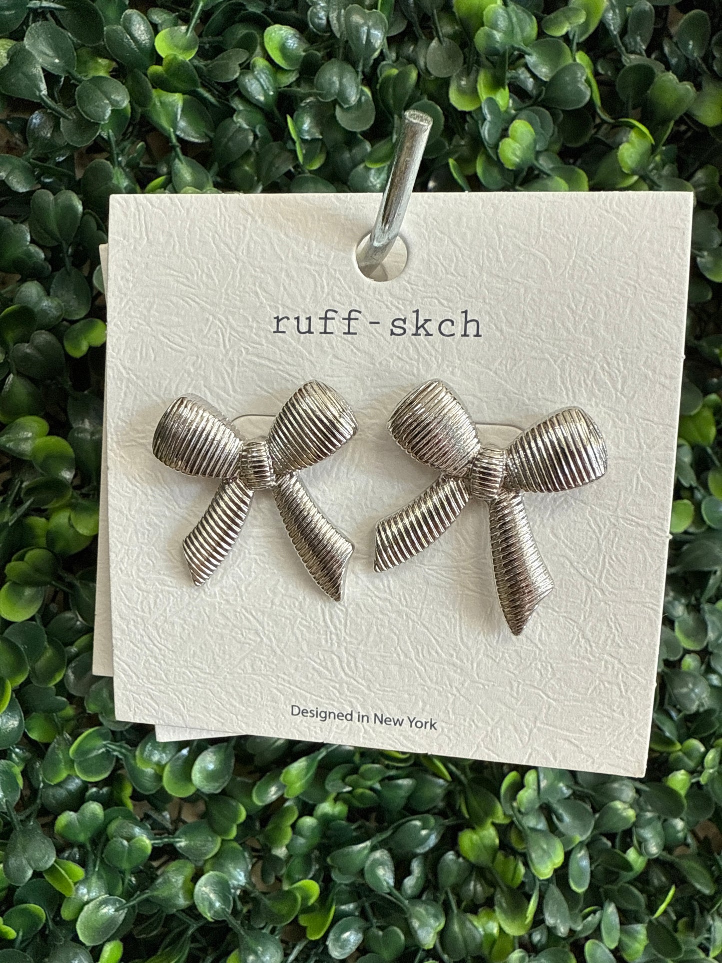 BOW EARRINGS
