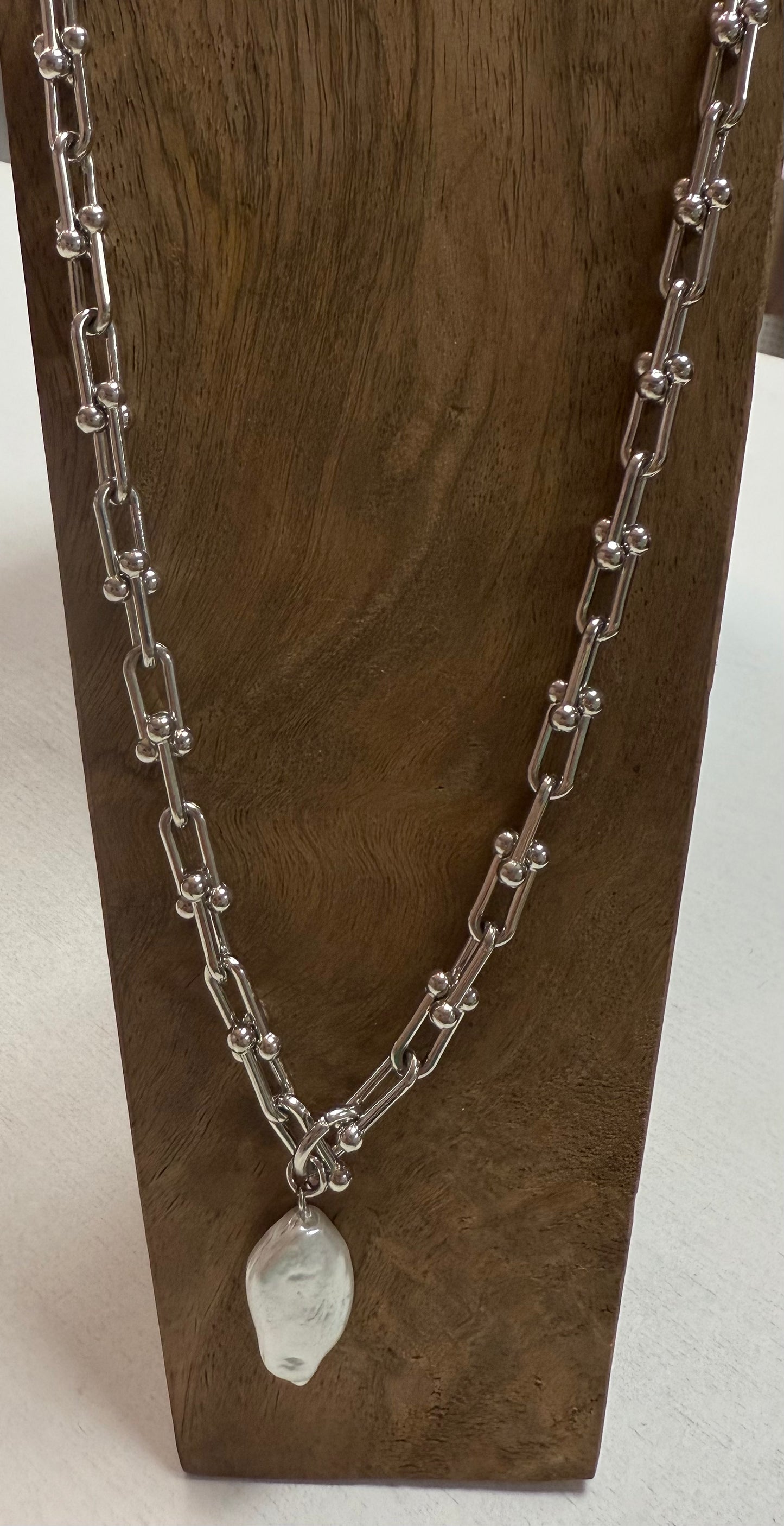 flat pearl link necklace