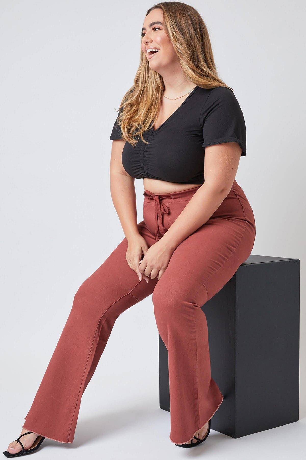 Plus Size Pull On Fray Hem Flare Jean-EP93721