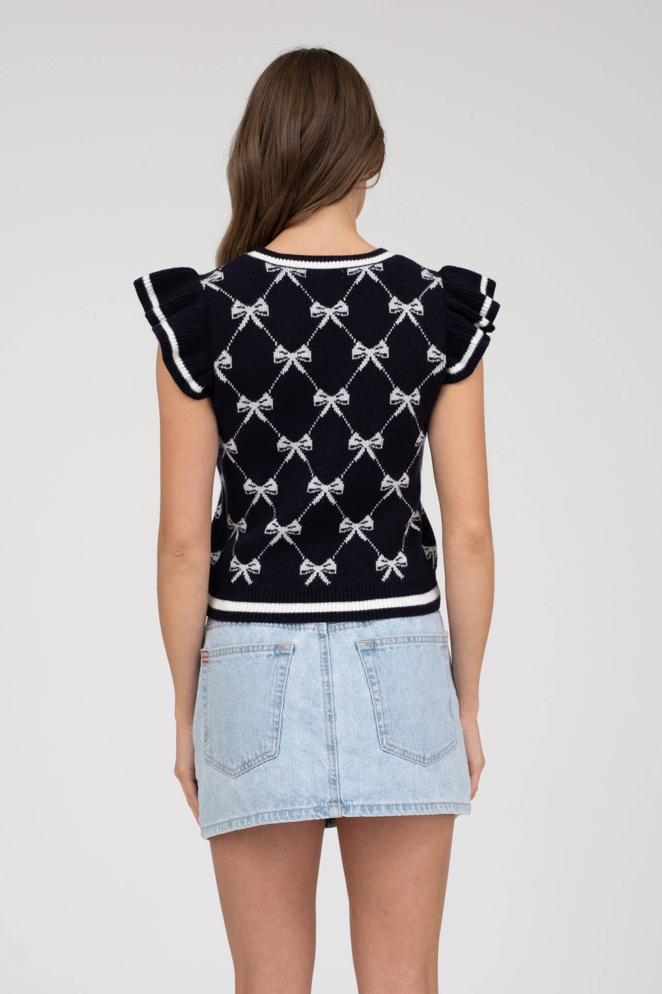 BOW PATTERN RUFFLE SLEEVE SWEATER KNIT TOP: IVORY