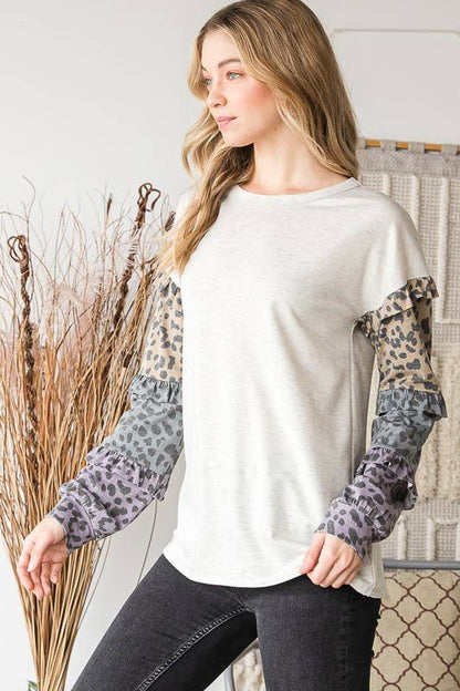 ET6877-10  SOLID COLOR BLOCK AND ANIMAL TOP WITH RUFFLED: OATMEAL / 2-2-2 (S-M-L)