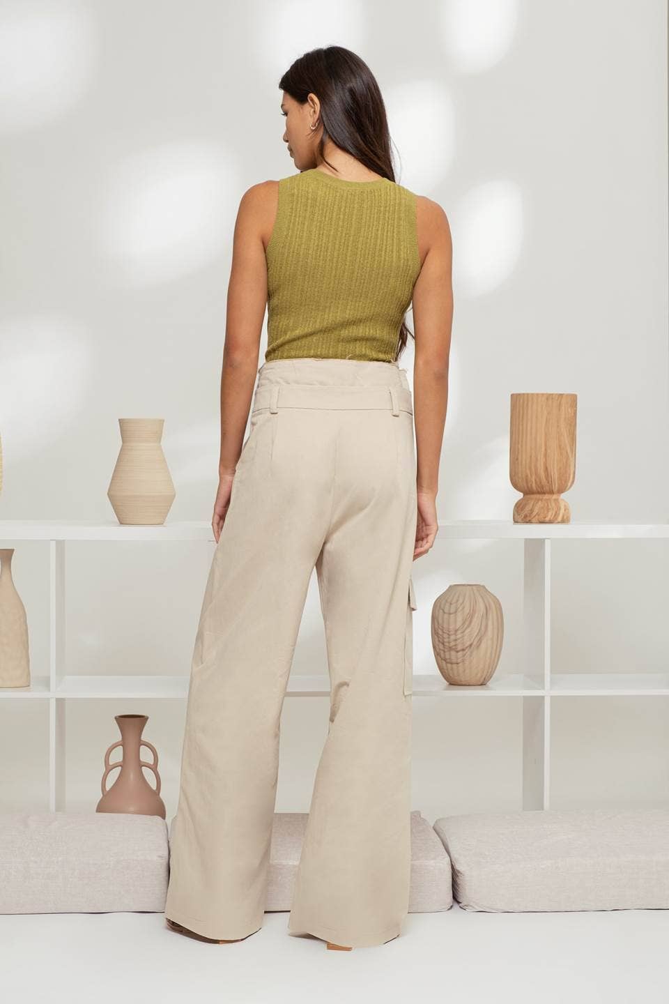 SLEEVELESS ROUND NECK SWEATER KNIT TOP