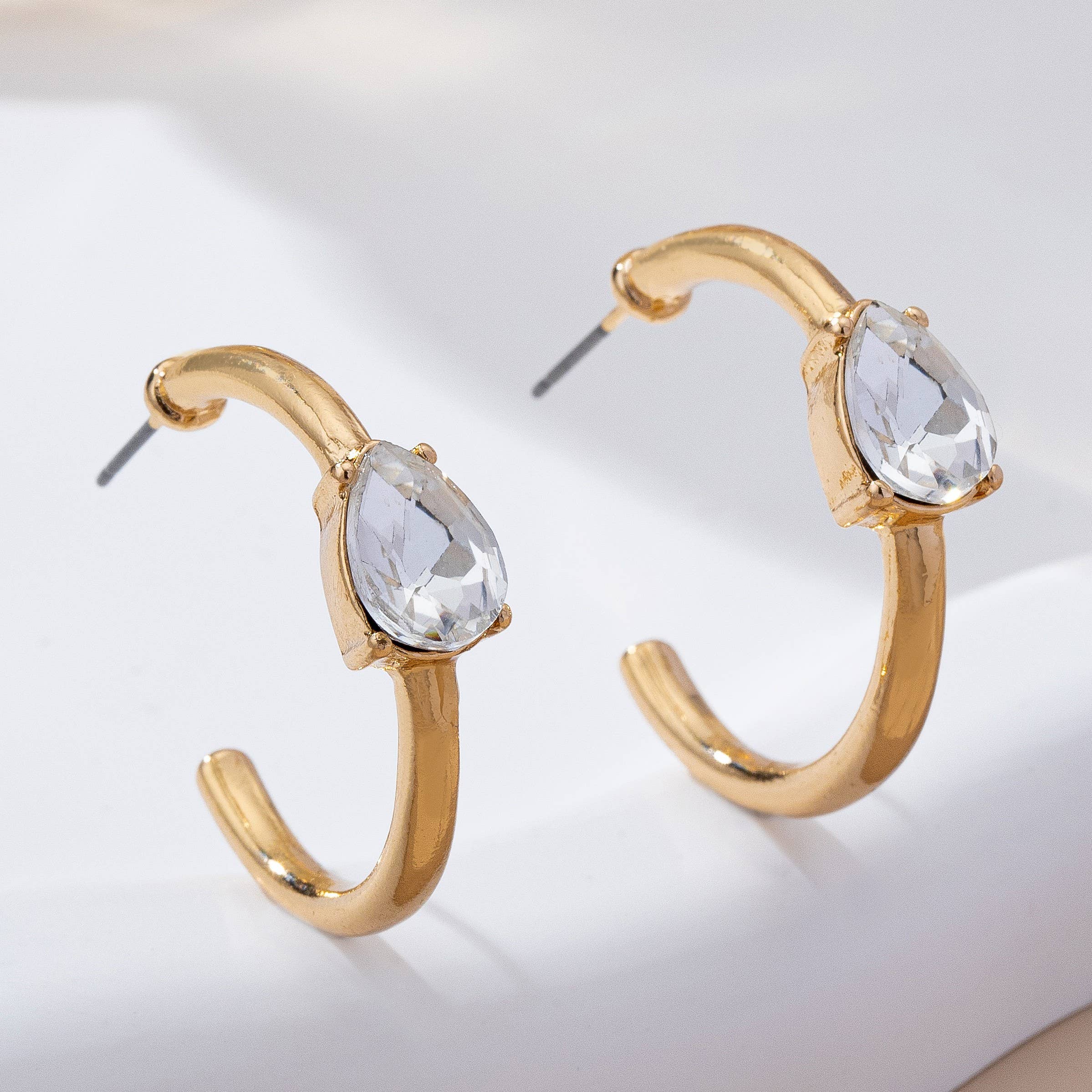 Solitaire Crystal Gold Hoop Earrings | 80E61640