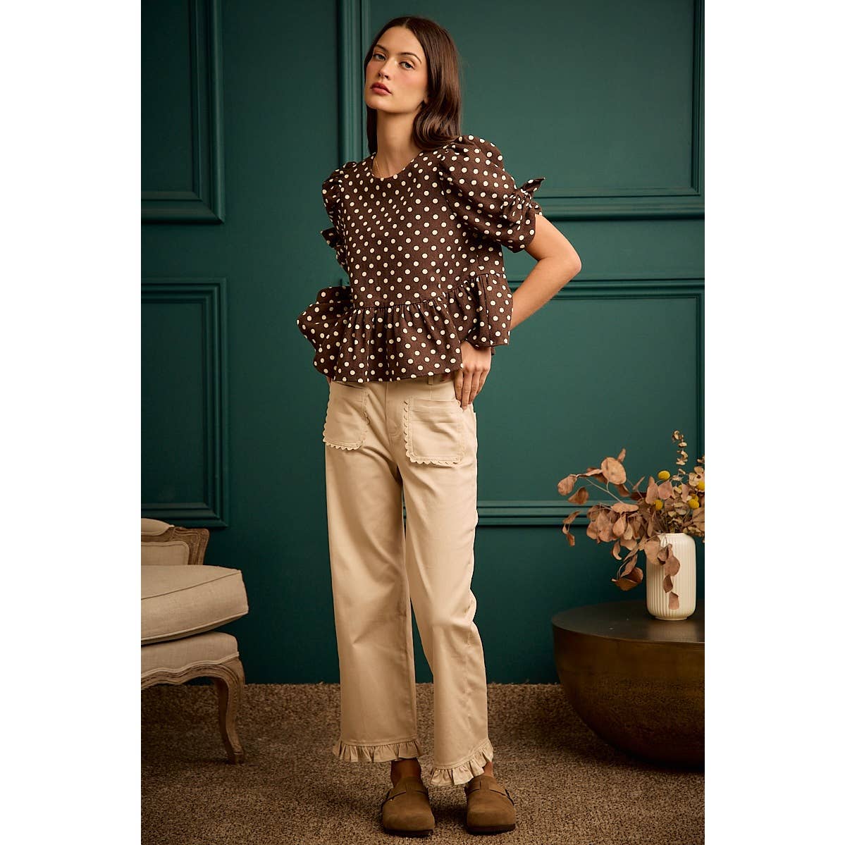 MID RISES CALLOP TRIM PATCH POCKET RUFFLED BOTTOM PANTS