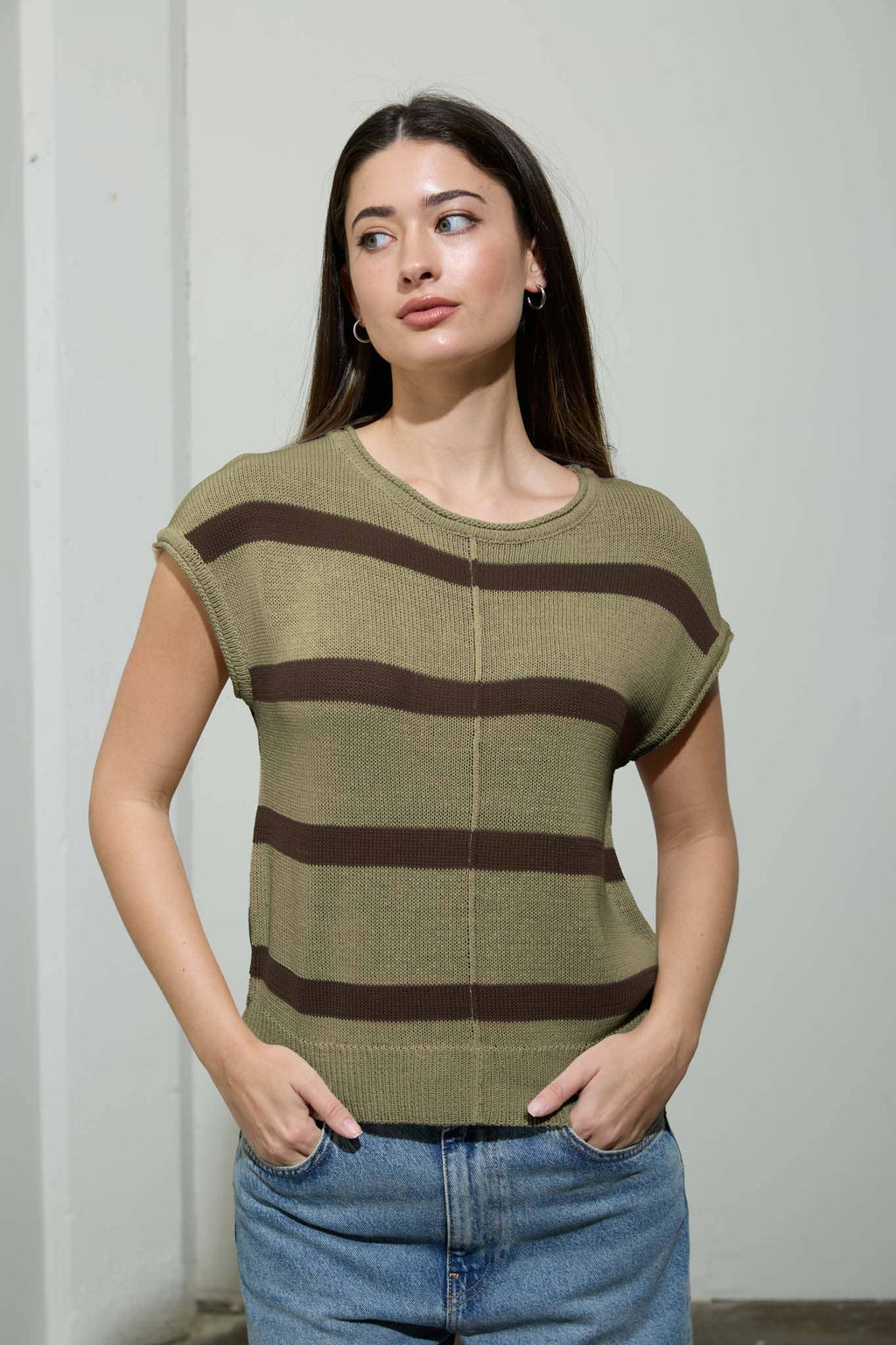 STRIPE FRONT SEAM SHORT SLEEVE SWEATER KNIT TOP