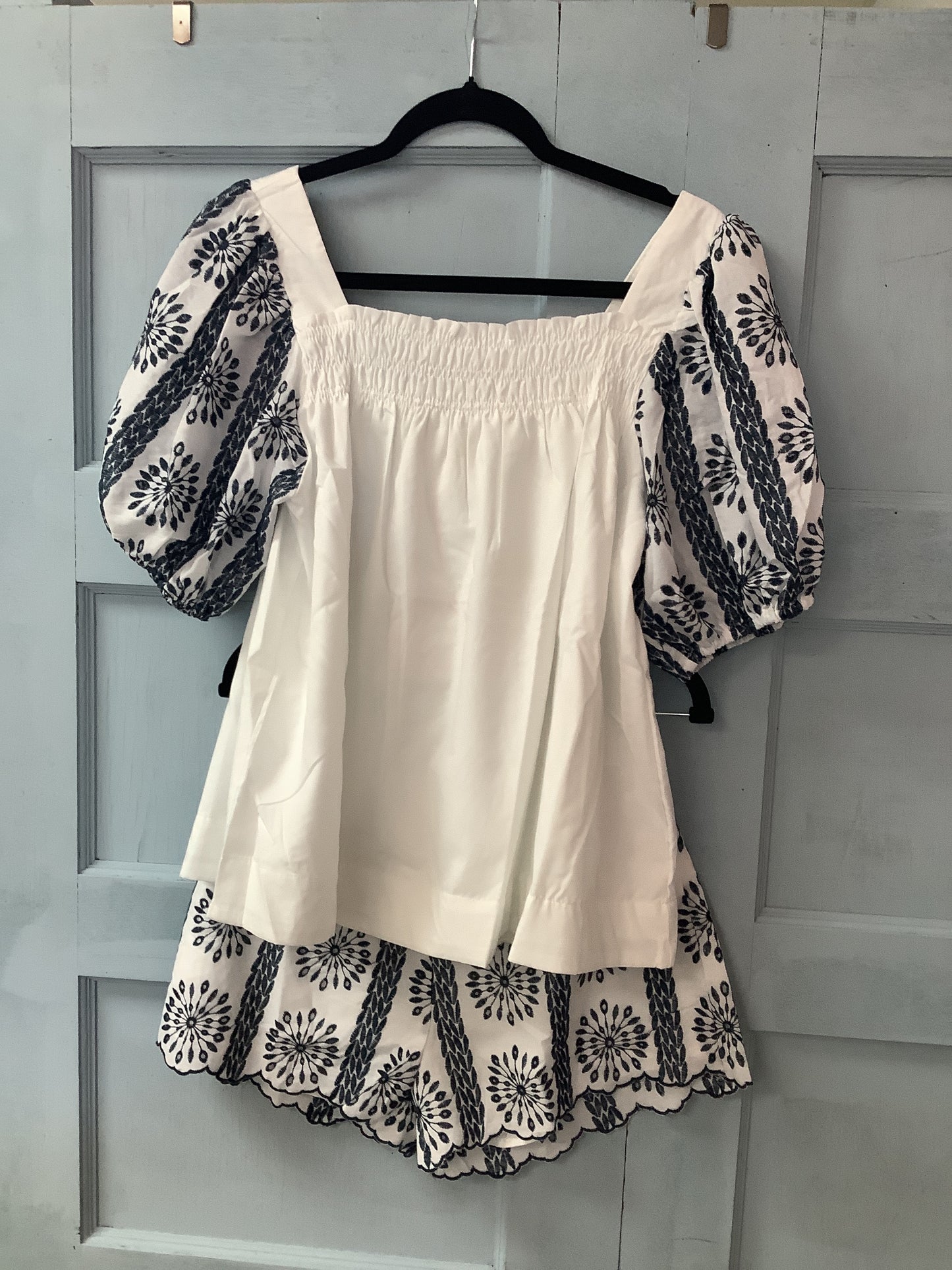 EYE OF THE STORM TOP