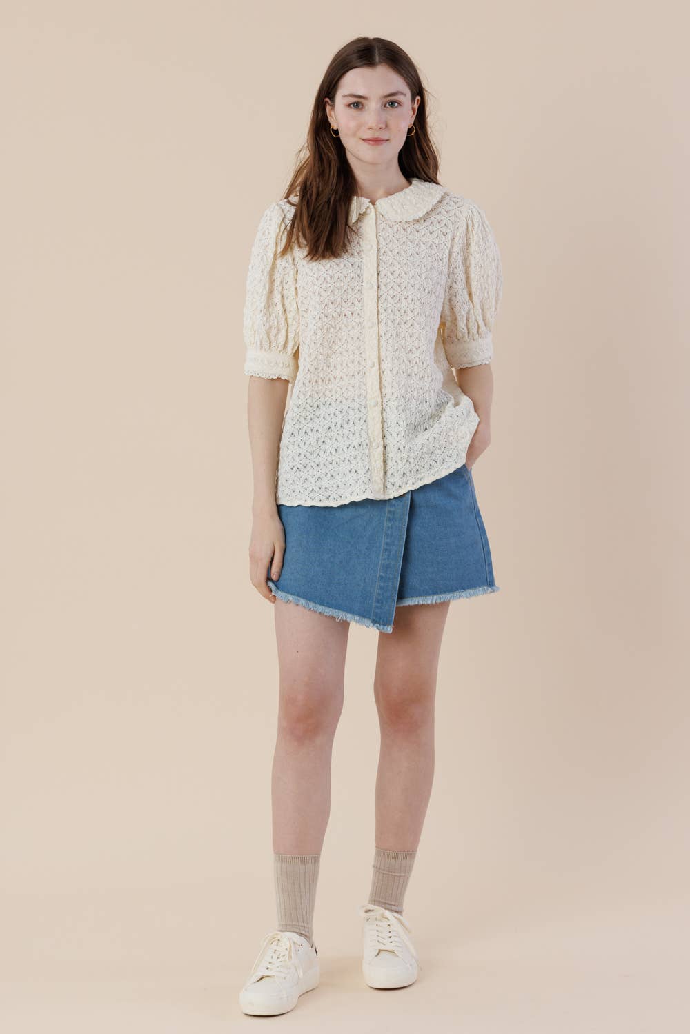 Peter Pan Collar Puff Sleeves Button-up Lace Blouse