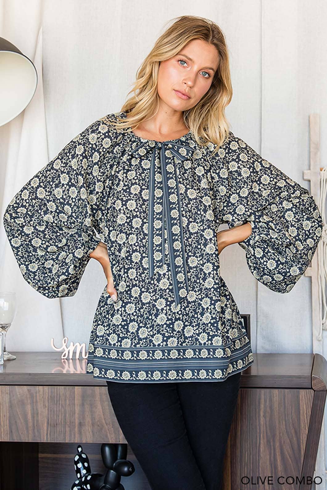 BORDER PRINT NECK TIE TOP