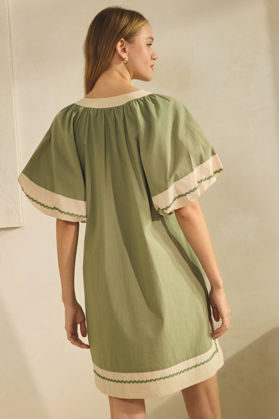Plus Contrast-trim Shift Dress