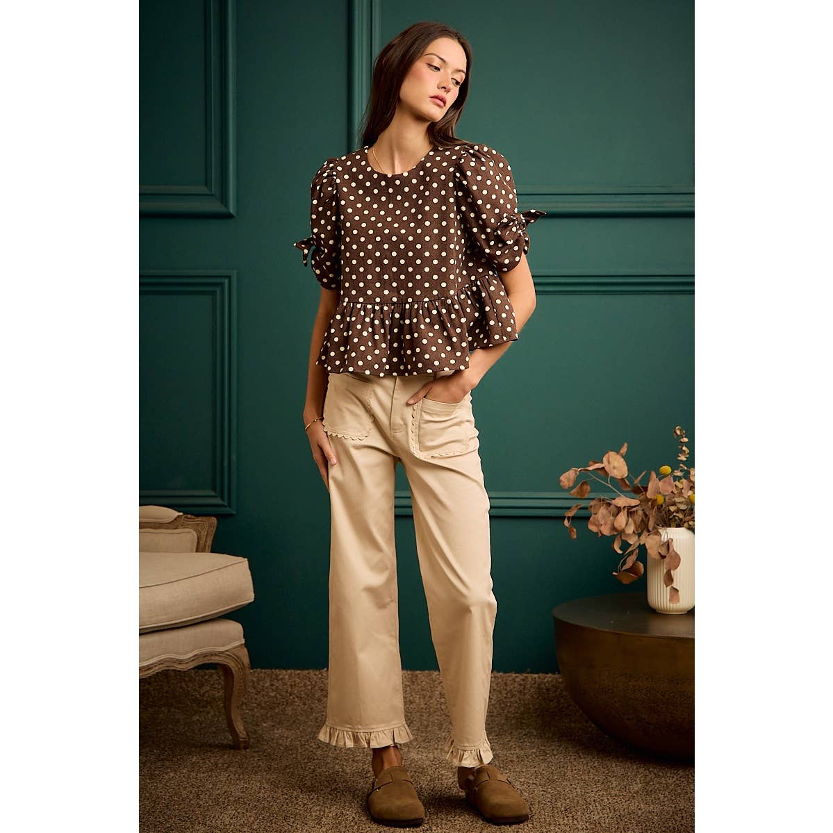 MID RISES CALLOP TRIM PATCH POCKET RUFFLED BOTTOM PANTS