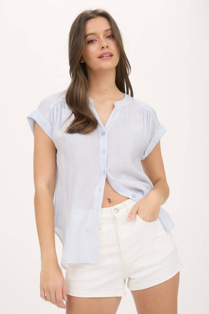 PINSTRIPE SHORT CUFF SLEEVE BUTTON DOWN SHIRT: CHAMPAGNE