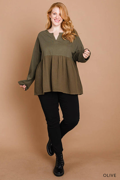 63225_CURVY - Classic Everyday Women's Ruffle Bottom Top