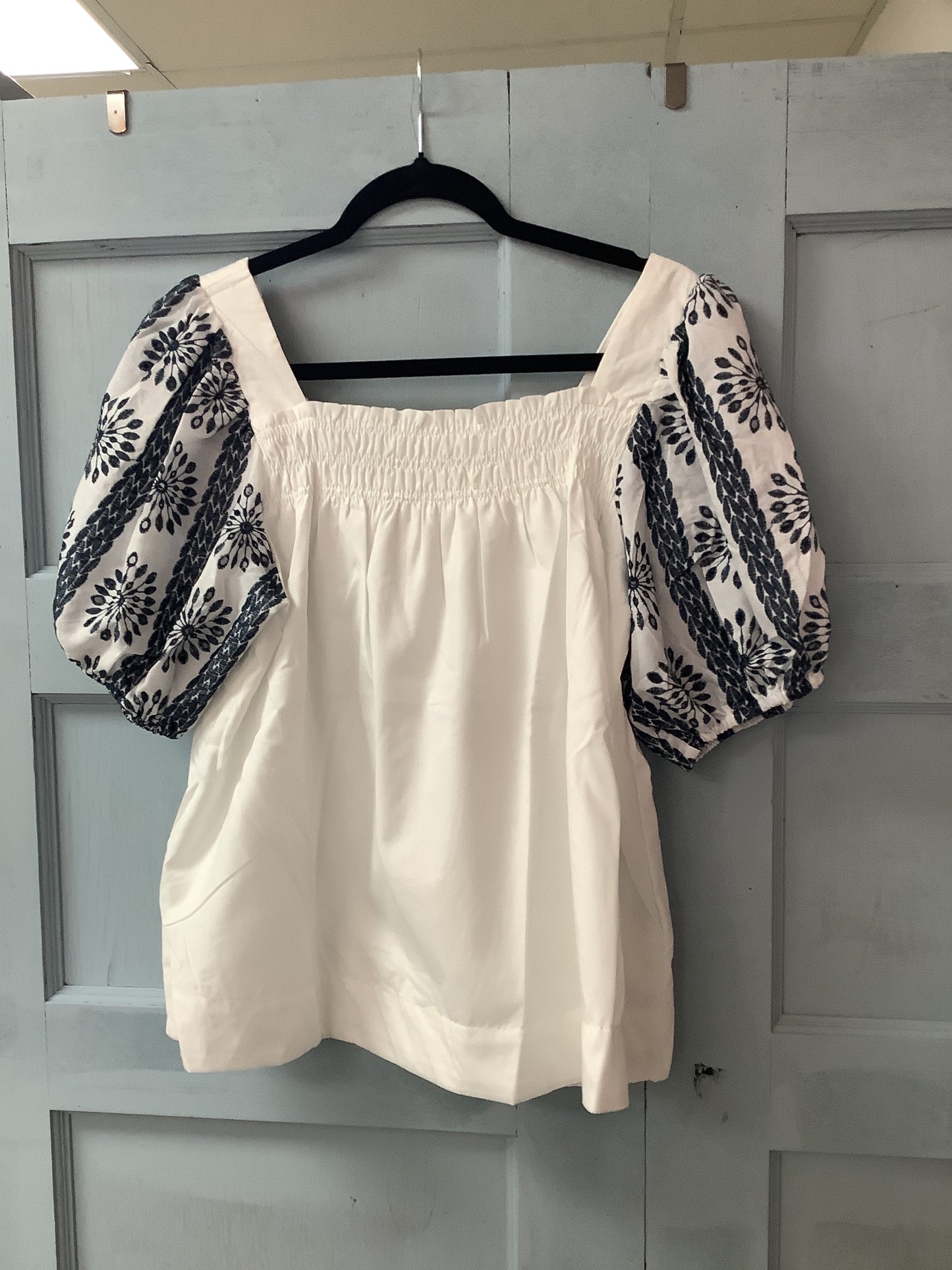 EYE OF THE STORM TOP