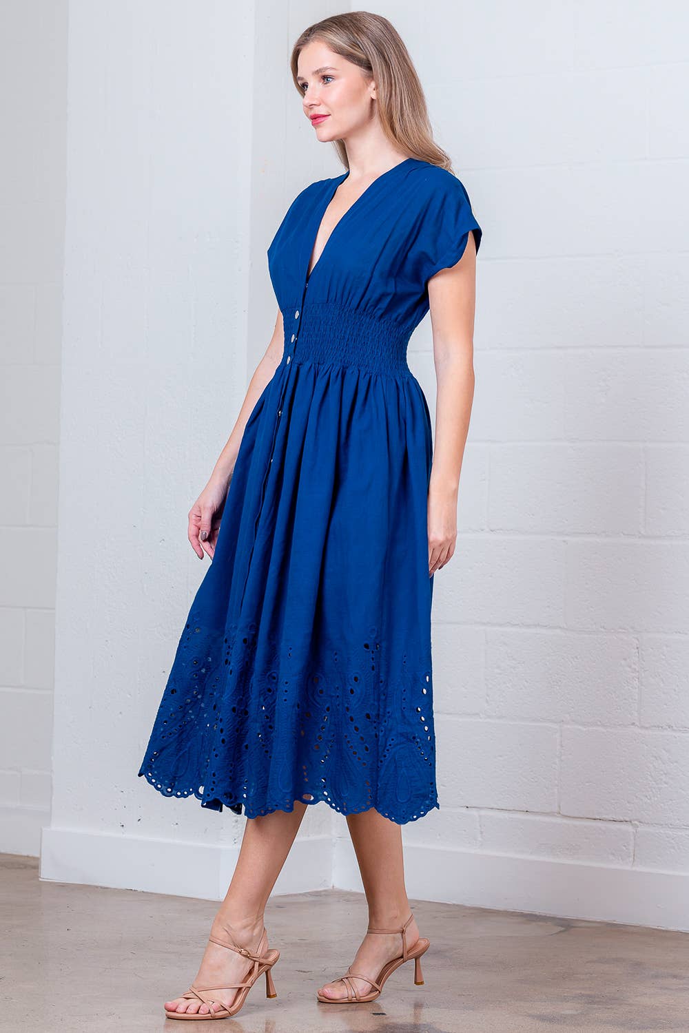 ZD49036T-ROLL-UP SLV V-NECK SMOCKING AT WAIST LONG DRESS