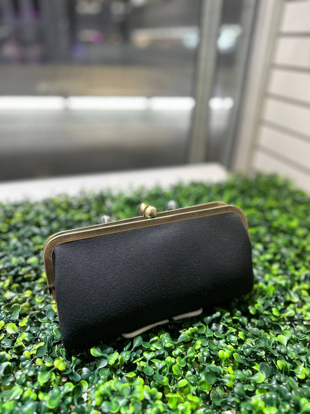 BP208SU Faux Suede Two Tone Kiss Lock Clutch