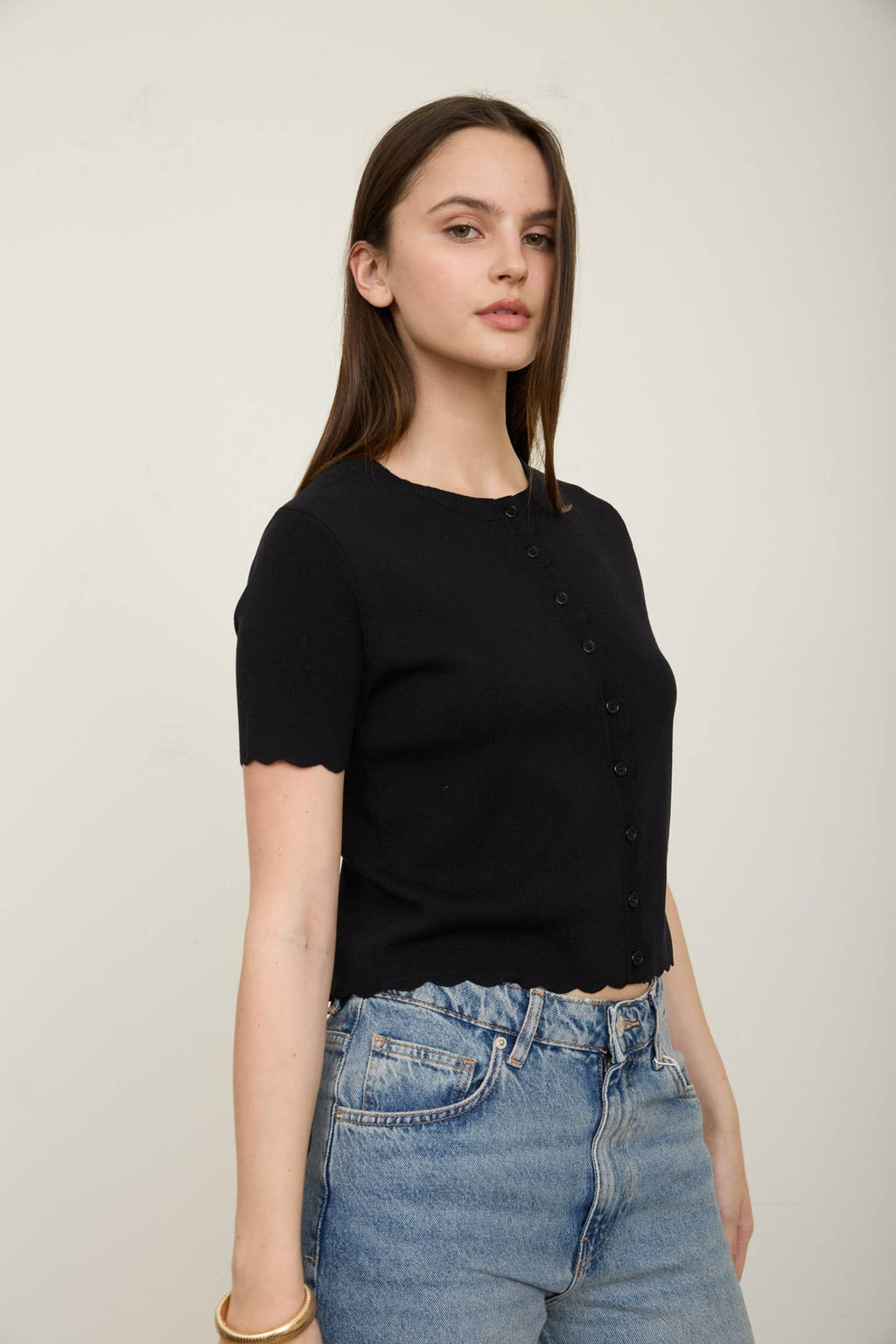 SCALLOPED SHORT SLEEVE BUTTON DOWN KNIT CARDIGAN