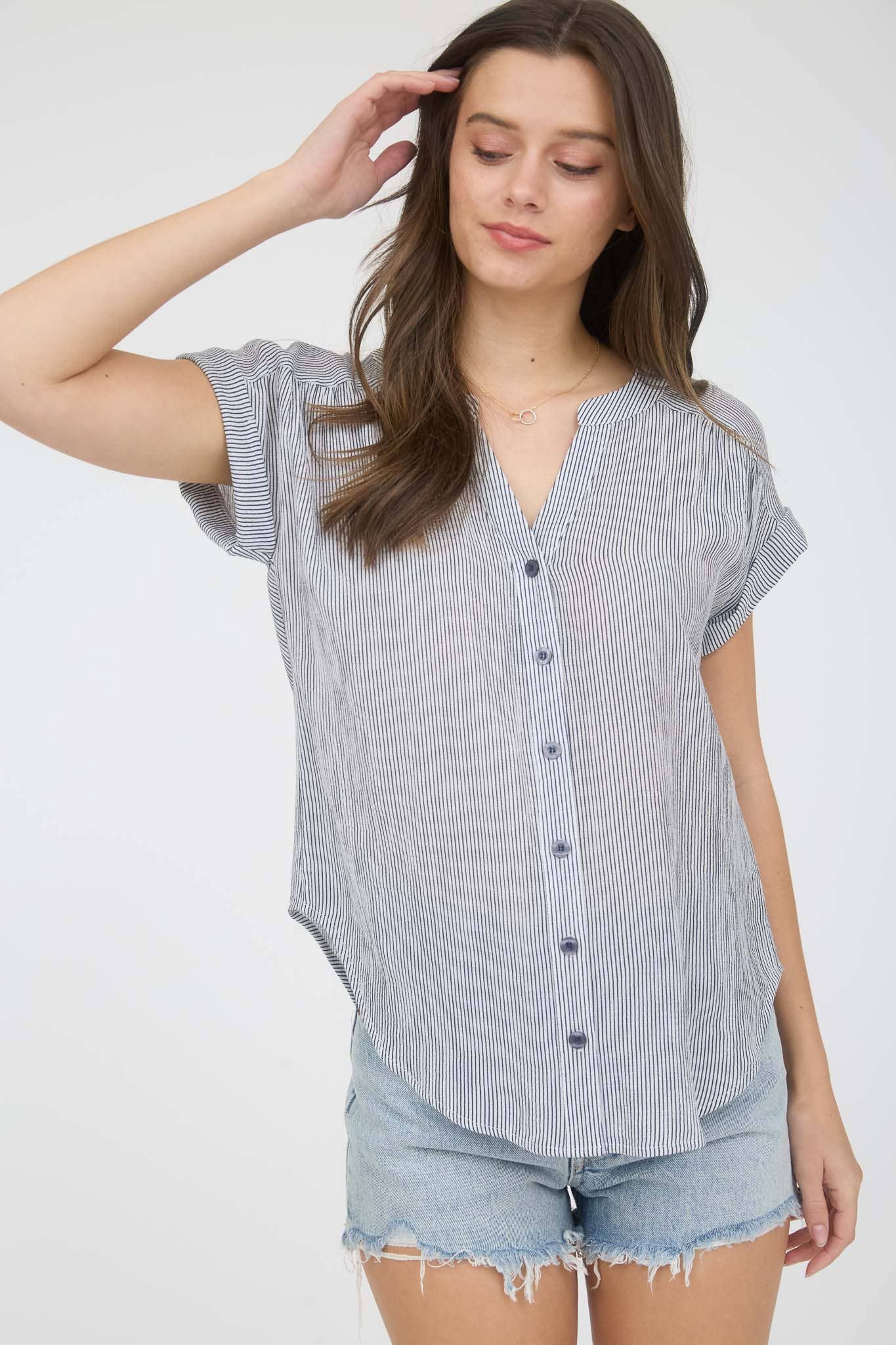 PINSTRIPE SHORT CUFF SLEEVE BUTTON DOWN SHIRT: CHAMPAGNE