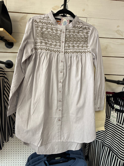 PINSTRIPE EMBROIDERY TOP