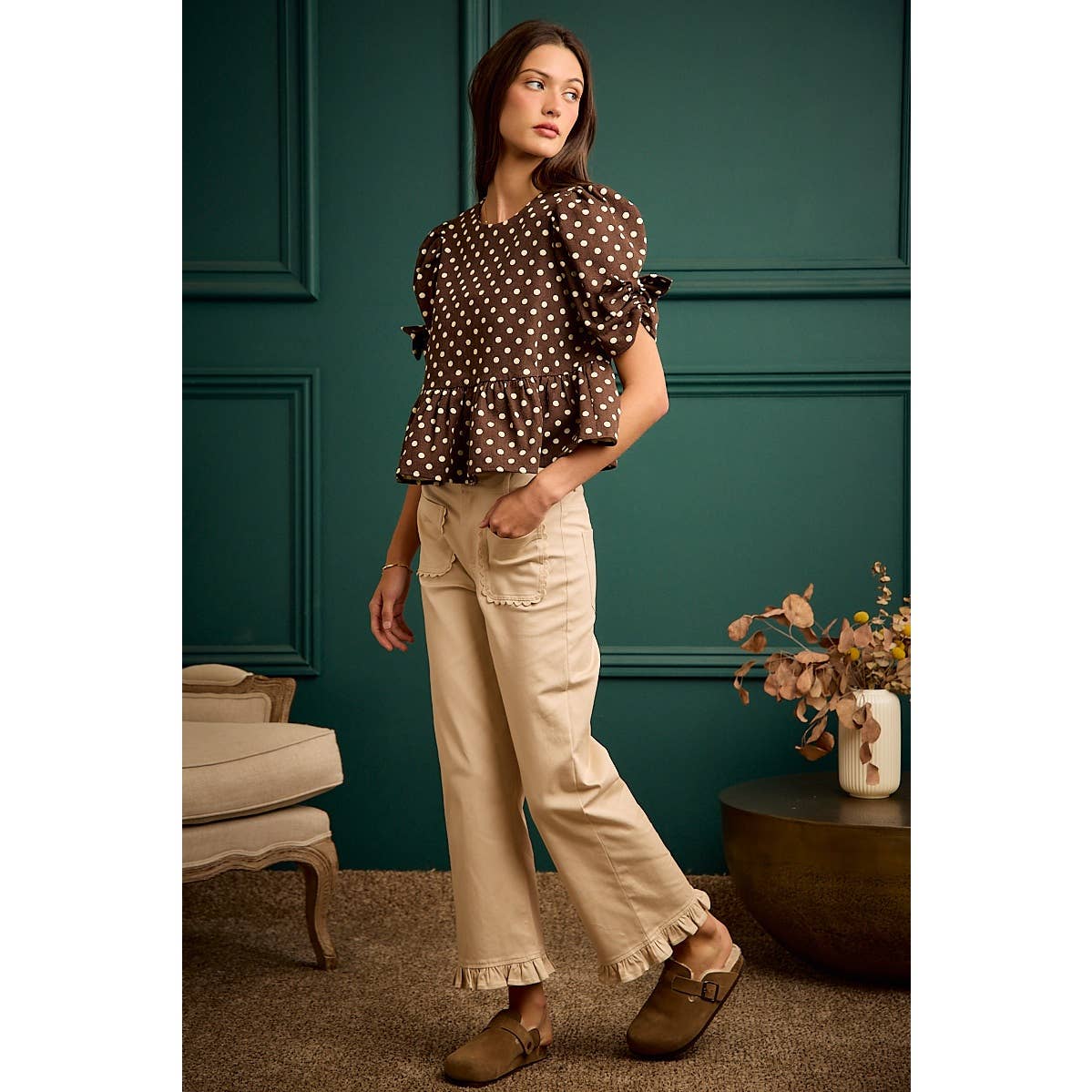 MID RISES CALLOP TRIM PATCH POCKET RUFFLED BOTTOM PANTS