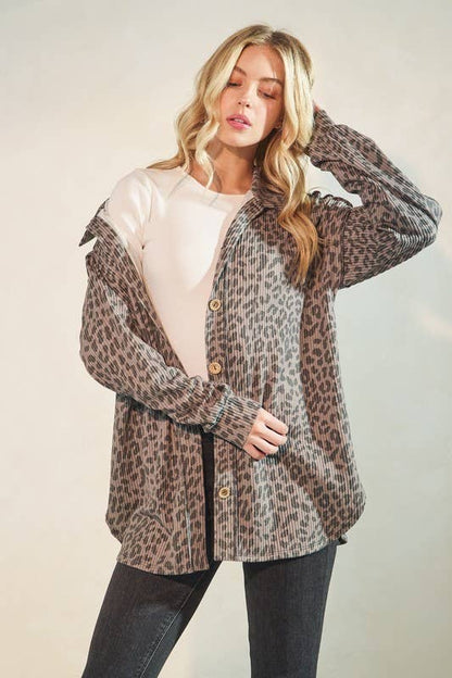 ET7425-14 BASIC COLLAR ANIMAL URBAN RIB BUTTON DOWN TOP: TAUPE / 2-2-2 (S-M-L)