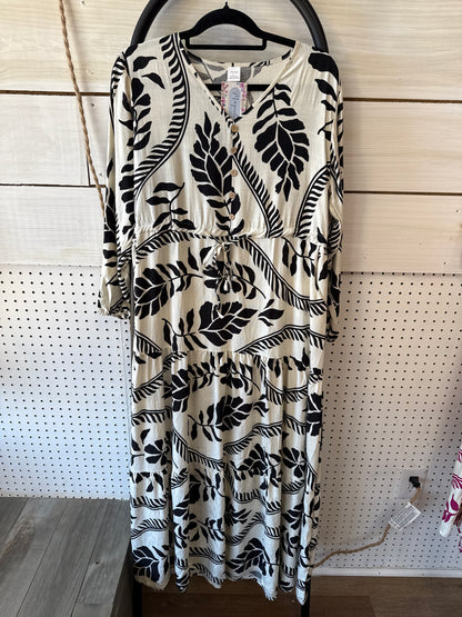 LEAF PRINTED MAXI DRESS