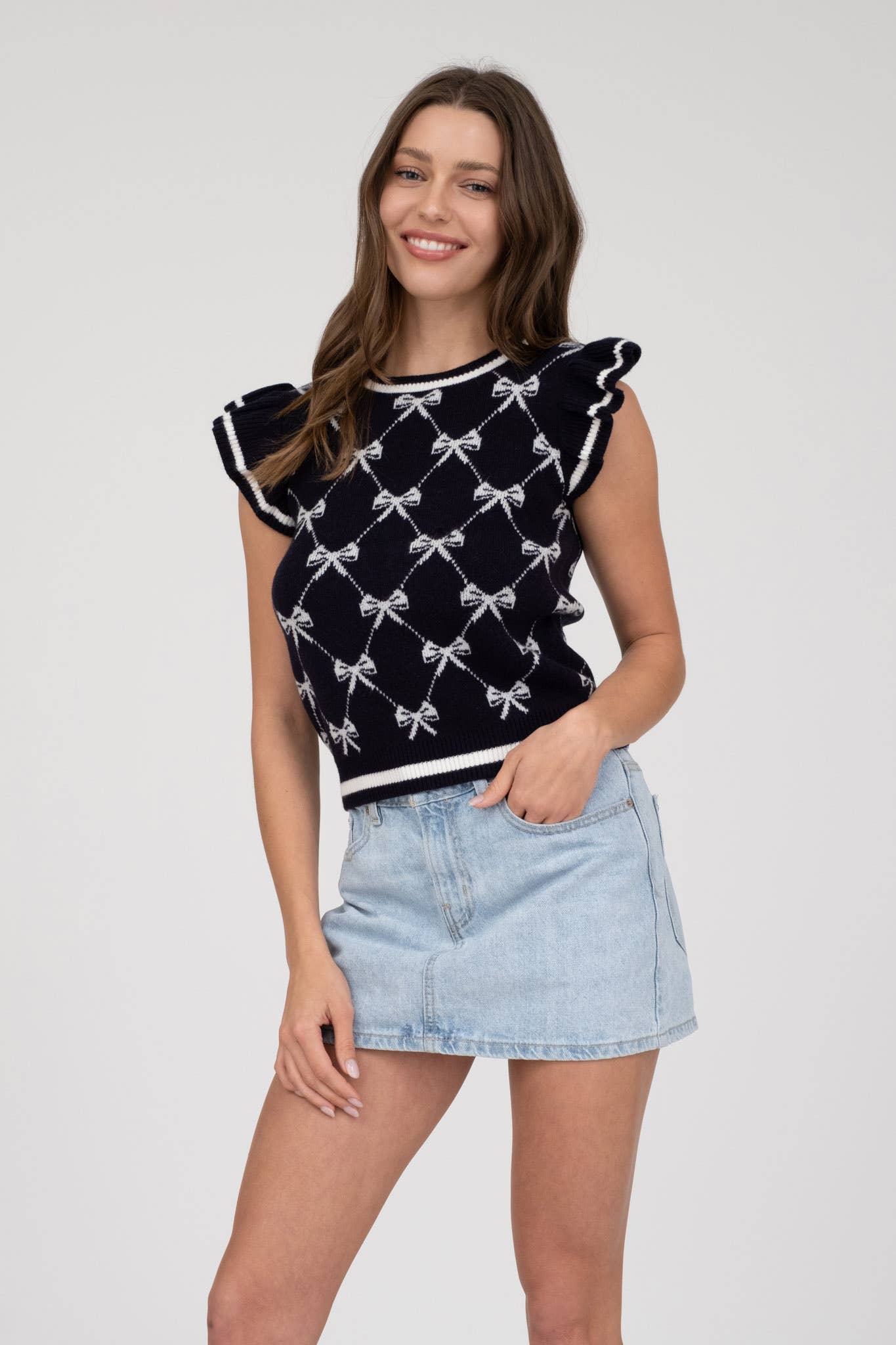 BOW PATTERN RUFFLE SLEEVE SWEATER KNIT TOP: IVORY