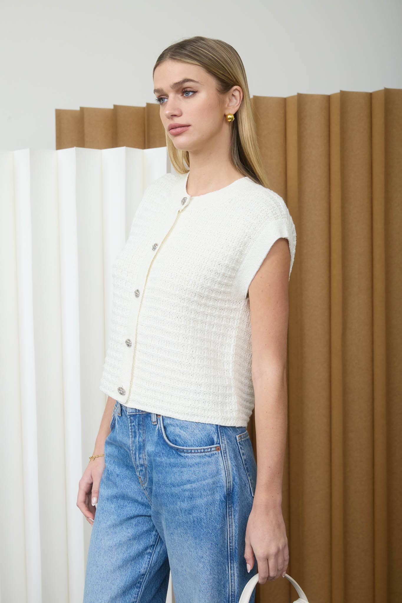 BUTTON HARDWARE DETAIL SHORT SLEEVE KNIT CARDIGAN