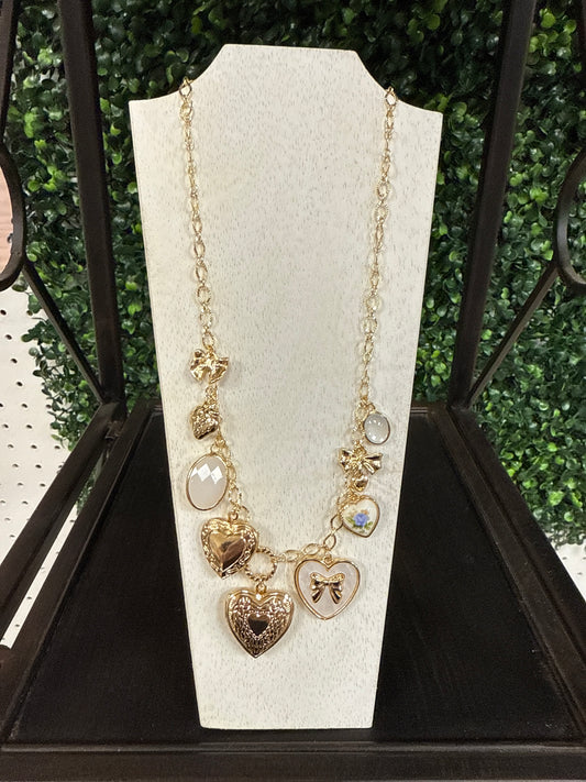 CHARMING HEART NECKLACE