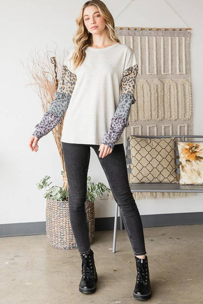 ET6877-10  SOLID COLOR BLOCK AND ANIMAL TOP WITH RUFFLED: OATMEAL / 2-2-2 (S-M-L)