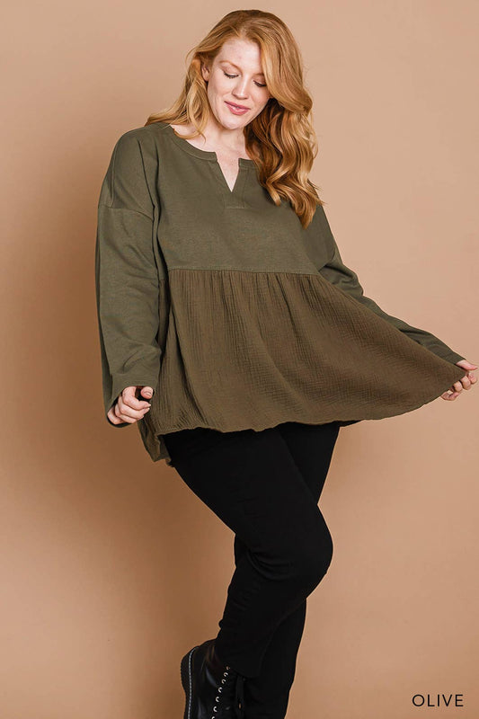 63225_CURVY - Classic Everyday Women's Ruffle Bottom Top