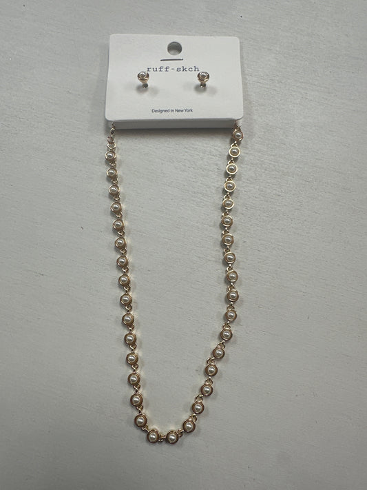 SHOCKING PEARL NECKLACE SET