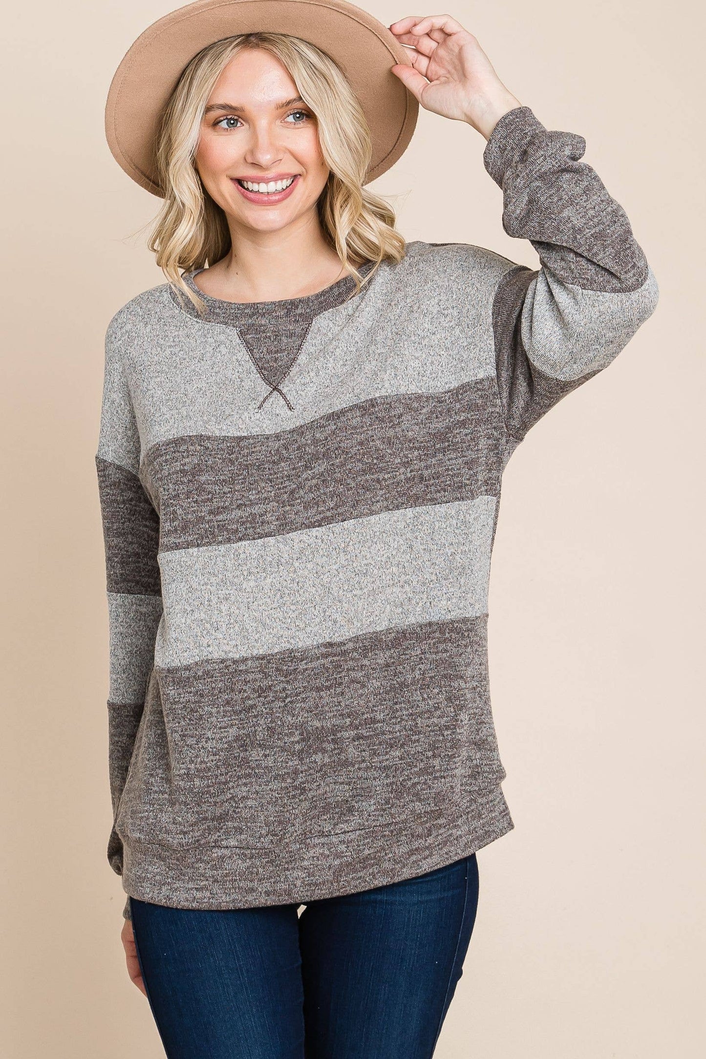 ETK-8626-PL Plus Size Color Block Casual Top