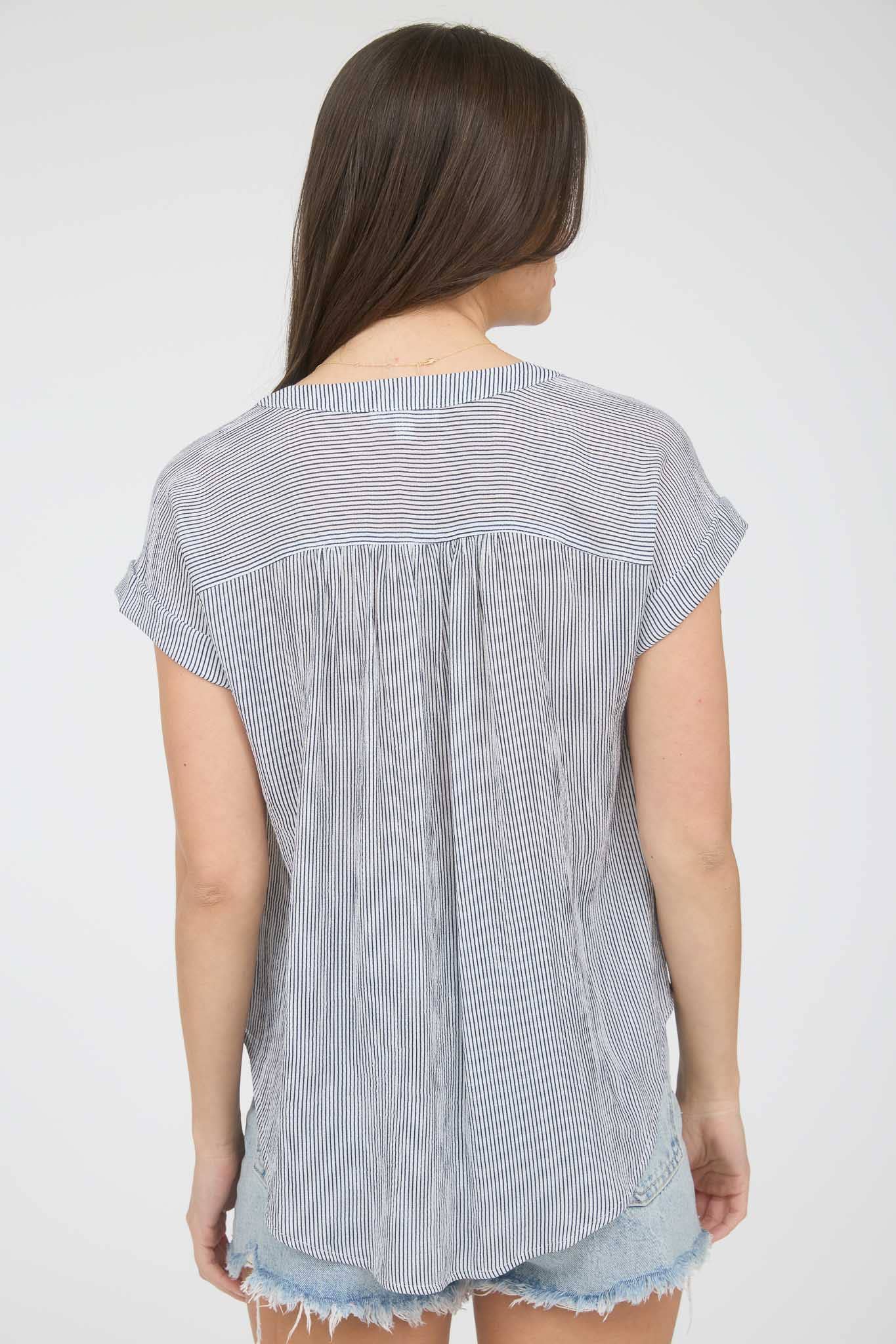 PINSTRIPE SHORT CUFF SLEEVE BUTTON DOWN SHIRT: CHAMPAGNE