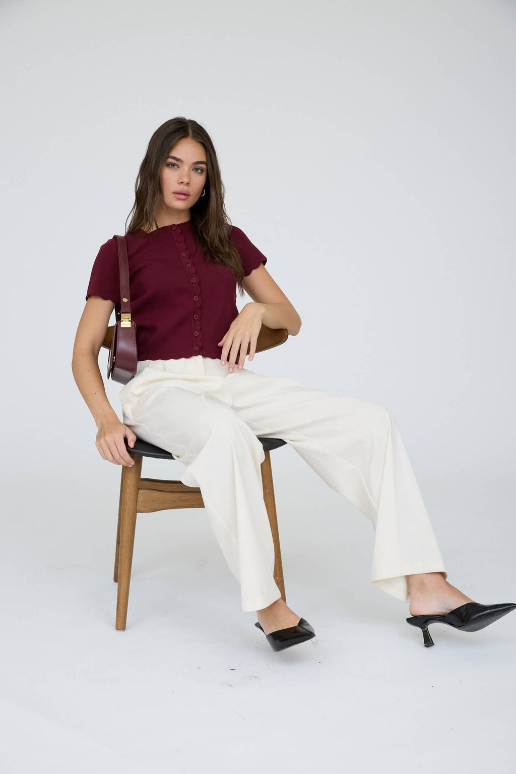 SCALLOPED SHORT SLEEVE BUTTON DOWN KNIT CARDIGAN