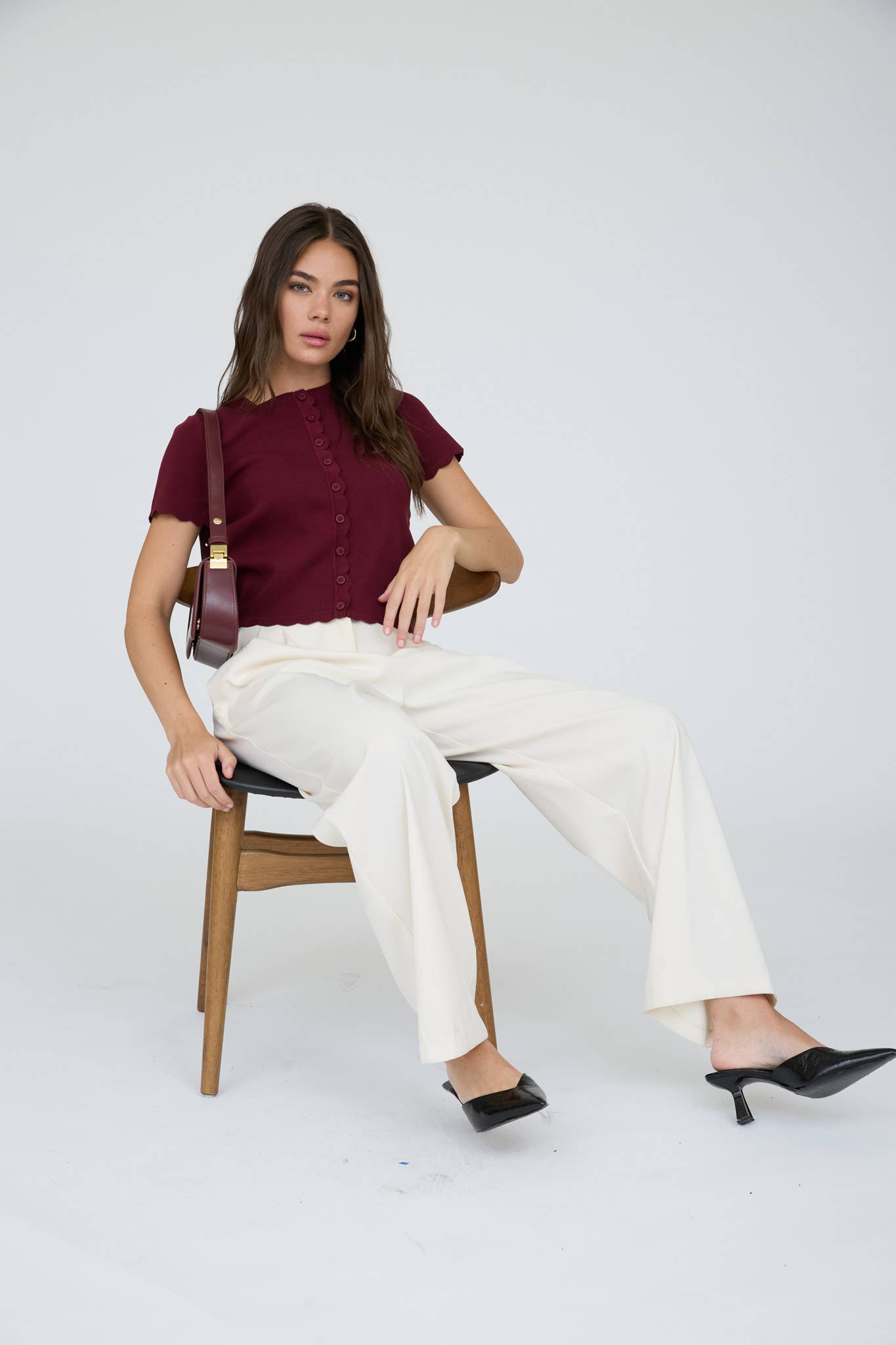 SCALLOPED SHORT SLEEVE BUTTON DOWN KNIT CARDIGAN