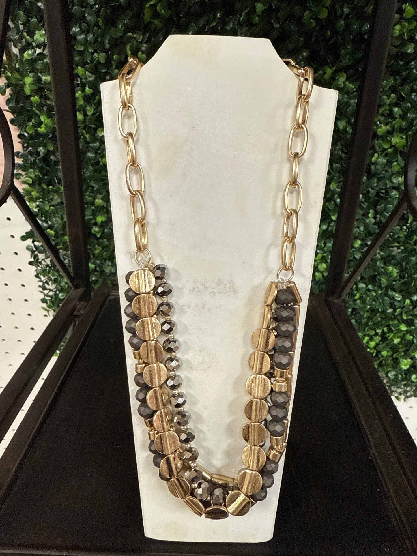TRIPLE STACK BEAD NECKALCE