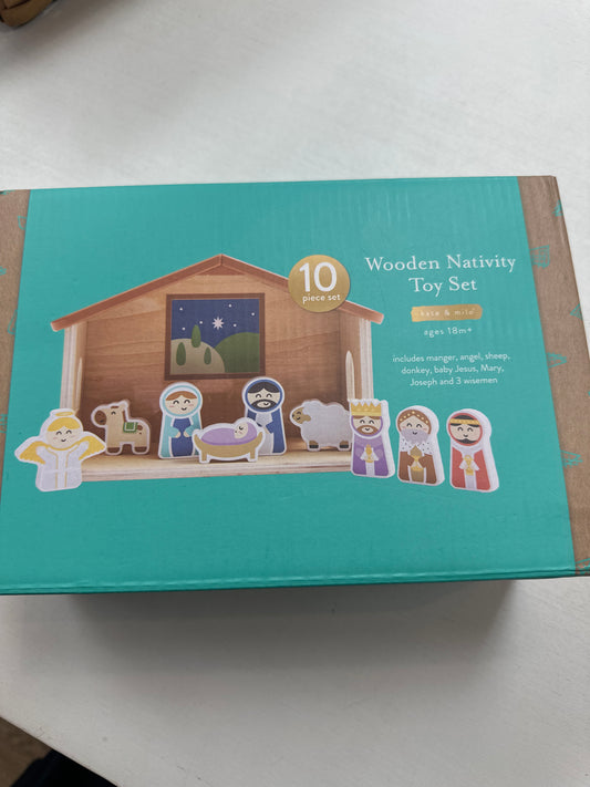 WOODEN NATIVITY SET