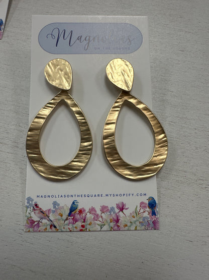 HAMMERED TEARDROP EARRINGS