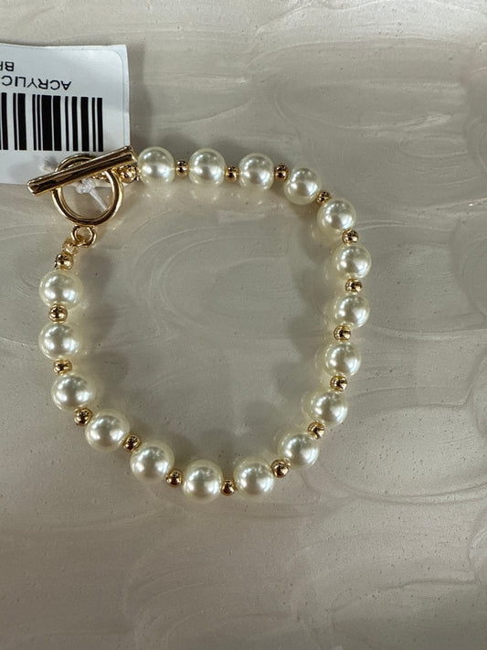 ACRYLIC PEARL TOGGLE BRACELET