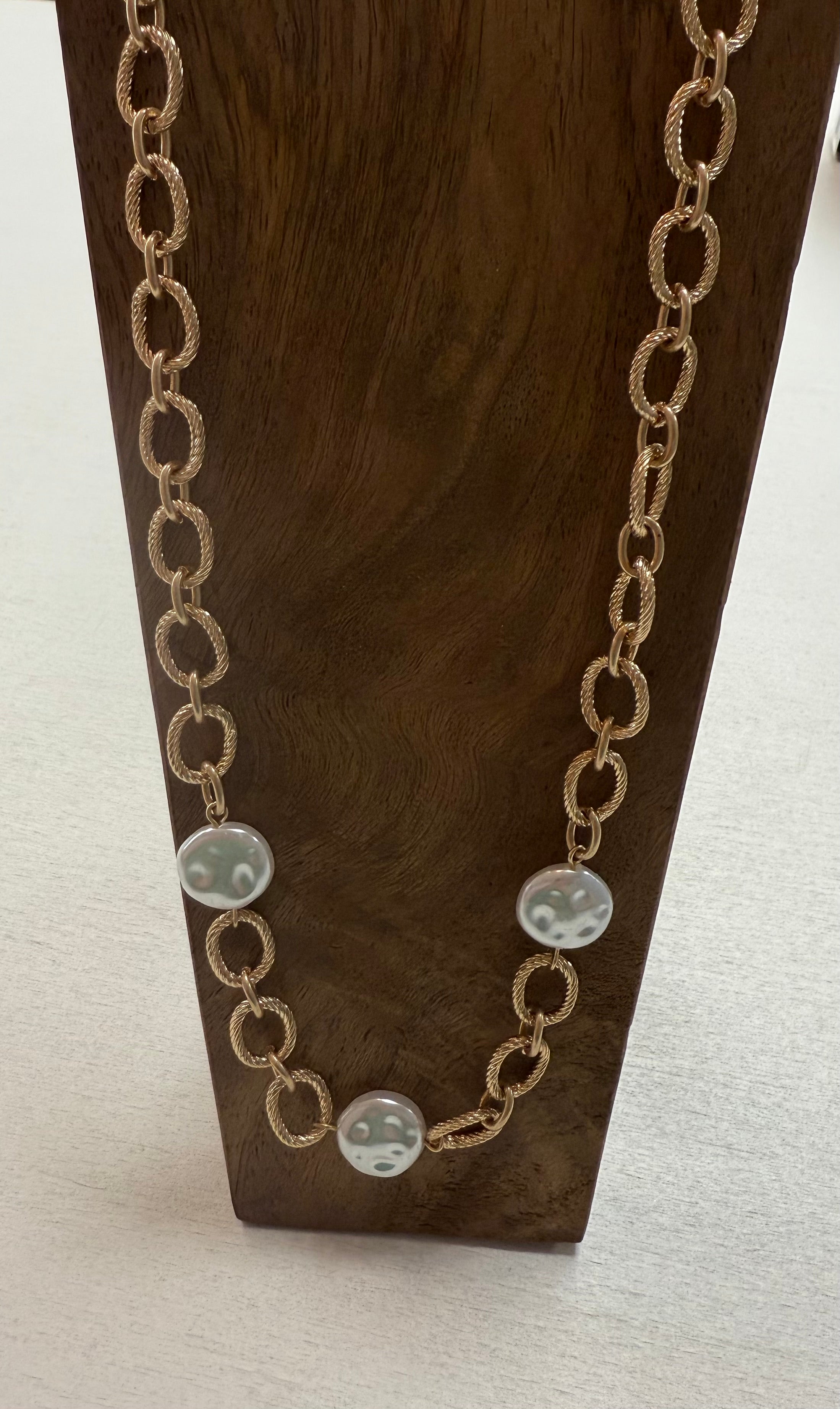 TRIPLE PEARL LINK NECKLACE