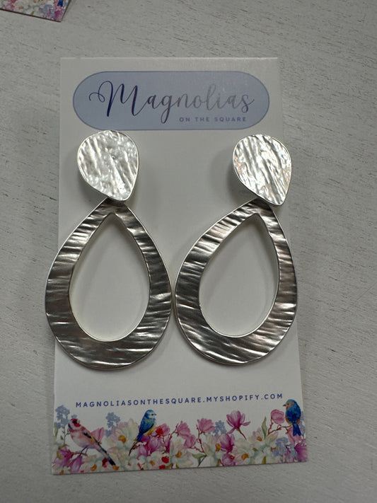 HAMMERED TEARDROP EARRINGS