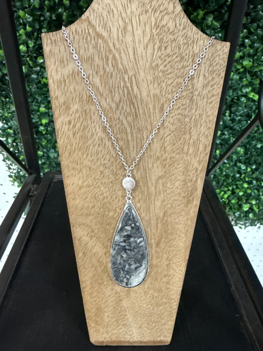 BEADED MARBLE NECKLACE