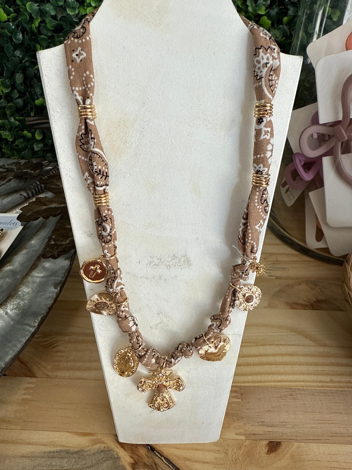 WESTERN SCARF CHARM NECKLACE