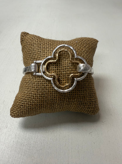 CLOVER CLASP BRACELET