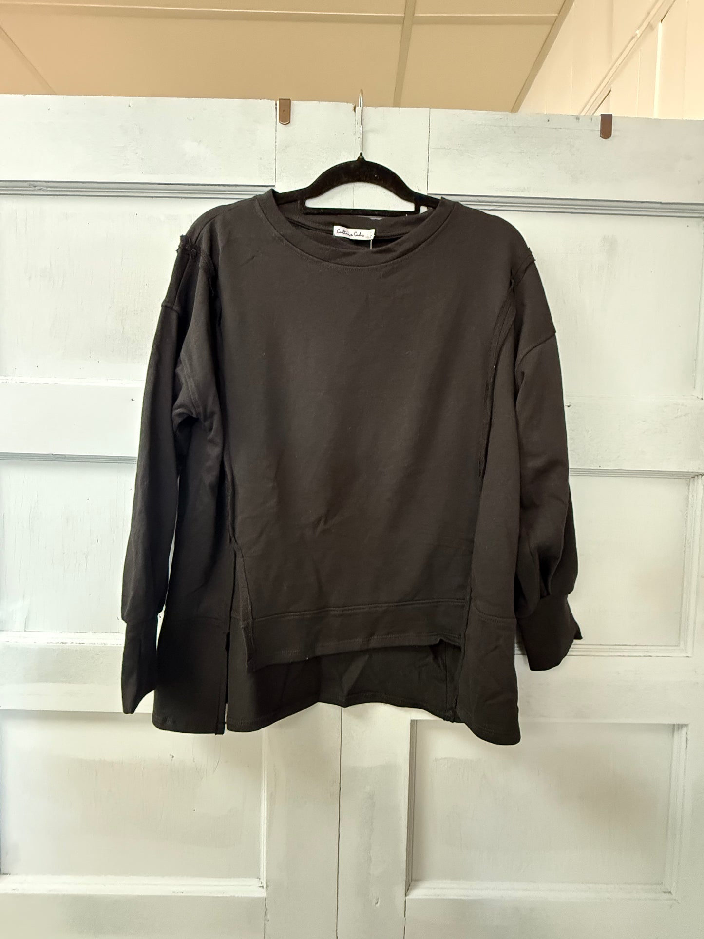 ROUND NECK OVERSIZED SEAM TOP